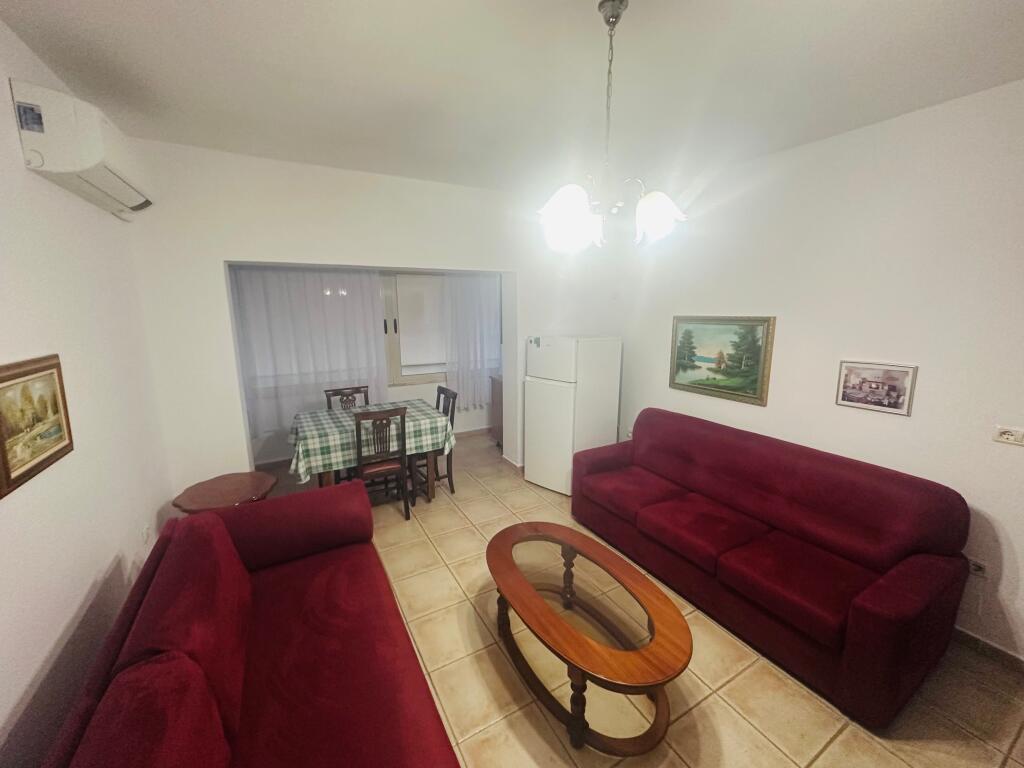 Jepet Me Qera Apartament 1+1+1 Ballkon