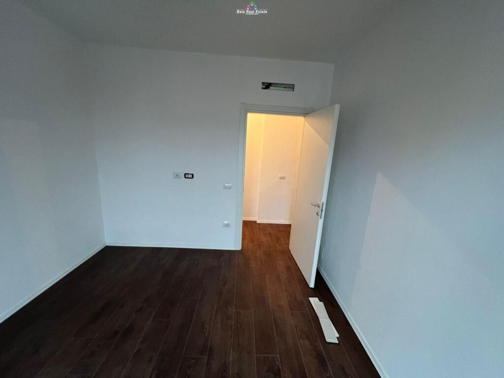 Zyre Me Qera 2+1+2 Tek Pazari i Ri (ID BZ2745) Tirane