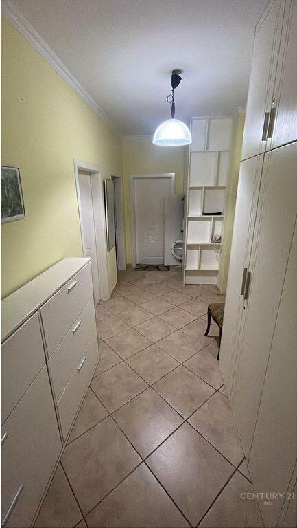 Shitet apartament 2+1+2 tualete tek Hoxha Tahsim! 255,000 € /Muaj