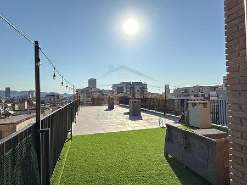 Shitet, Apartament 2+1+Verandë+Garderobë, Ish Tregu Elektrik, Tiranë.