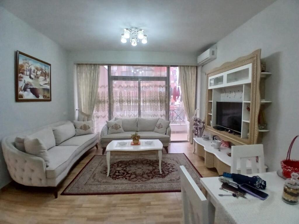 Jepet Me Qera Apartament 2+1+2 Tualete + 2 Ballkone