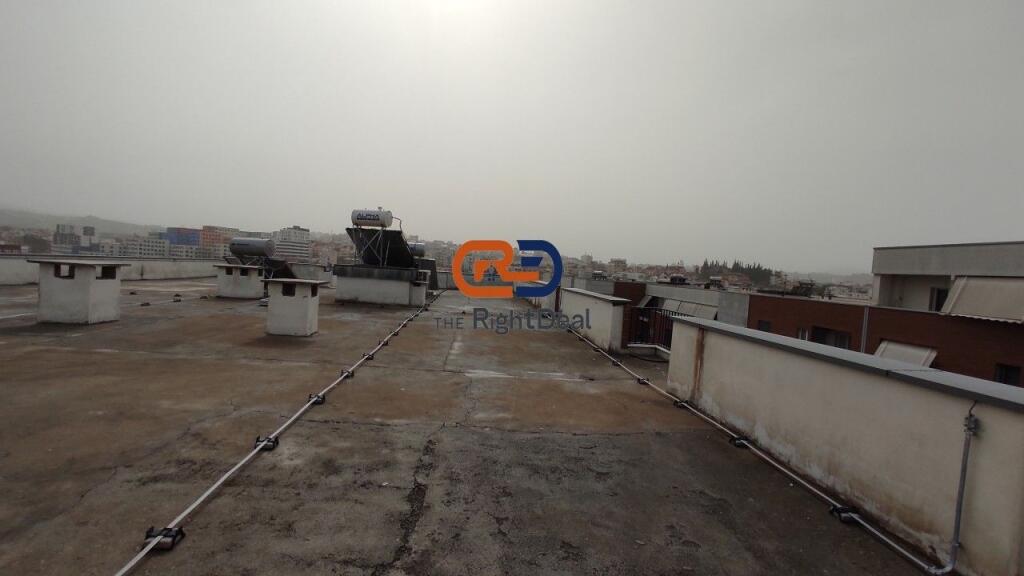 Tek Ali Demi, Shitet Apartament 2+1+2 Me Verande Te Bollshme !!!