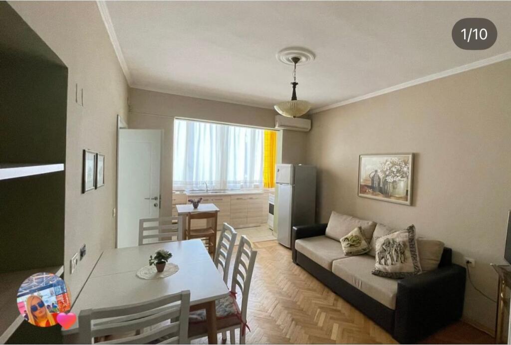 1+1,i mobiluar te posta ne qender,cmimi 600 euro