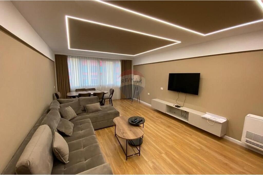 Duplex 2+1+2 in the center of Tirana!