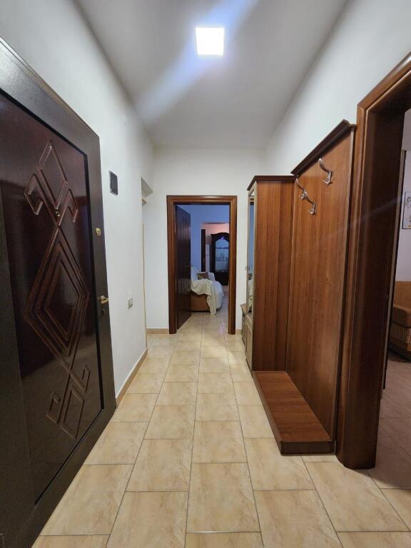 AFFITTASI APPARTAMENTO 2+1 A CEZMJA FERRES  DURRES