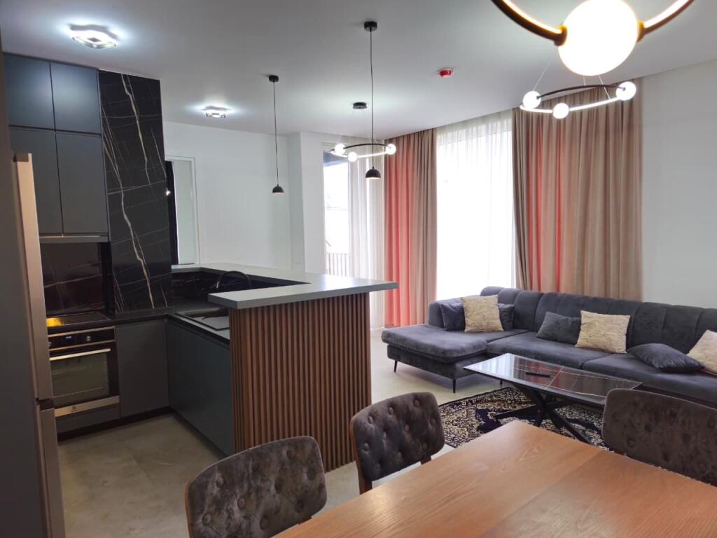 APARTAMENT 2+1 PER QERA TEK LIQENI I THATE