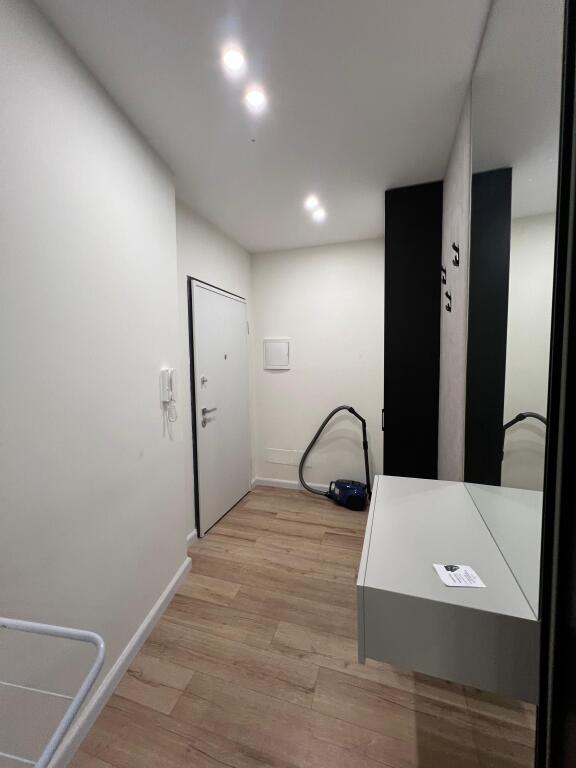 Shitet Super Apartament 1+1+Verande 330.000€  Rruga Mine Peza , Qender