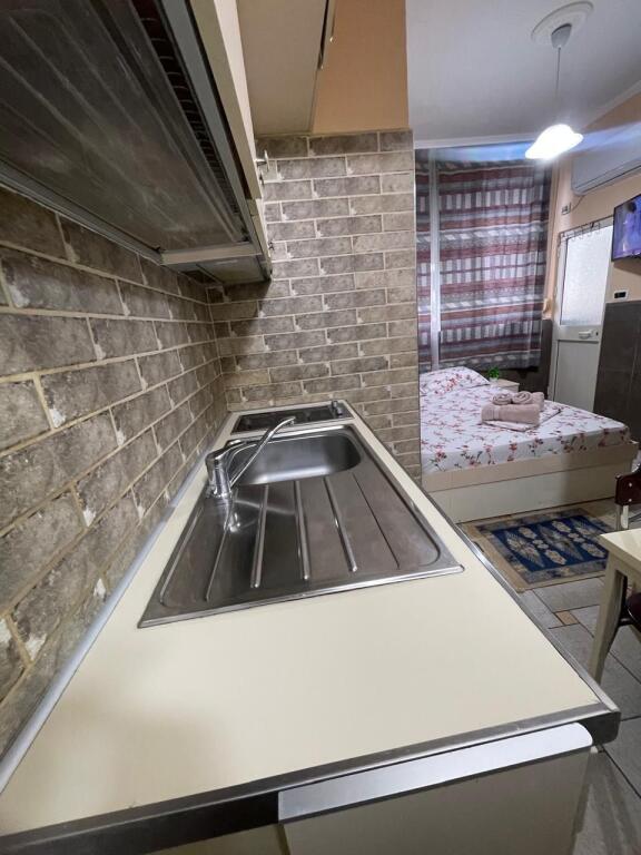 Jepet garsionere me qera,5 maji