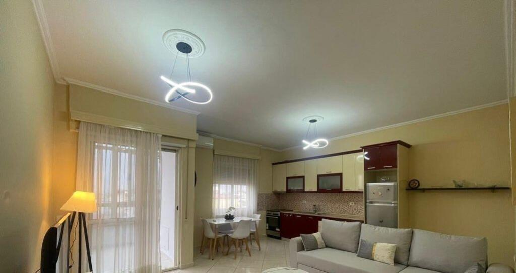 PER QIRA,KODRA E DIELLIT APARTAMENT 1+1 ME VERAND