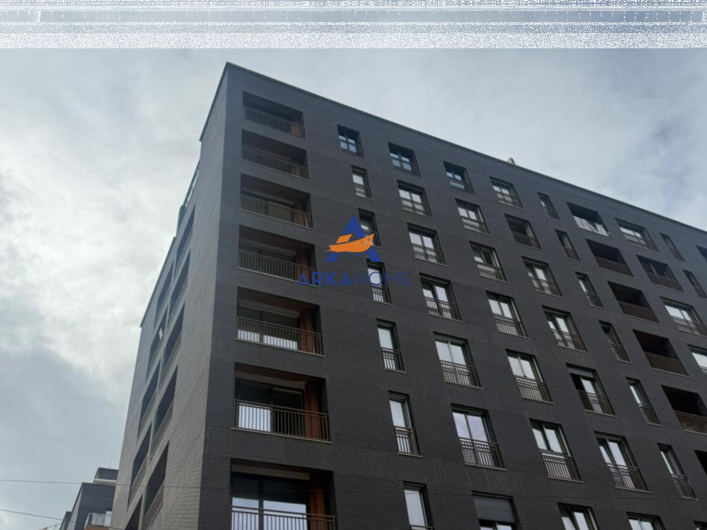 JEPET ME QERA AMBIENT BIZNESI 66M2 "ISH FUSHA E AVIACIONIT " 700 EURO