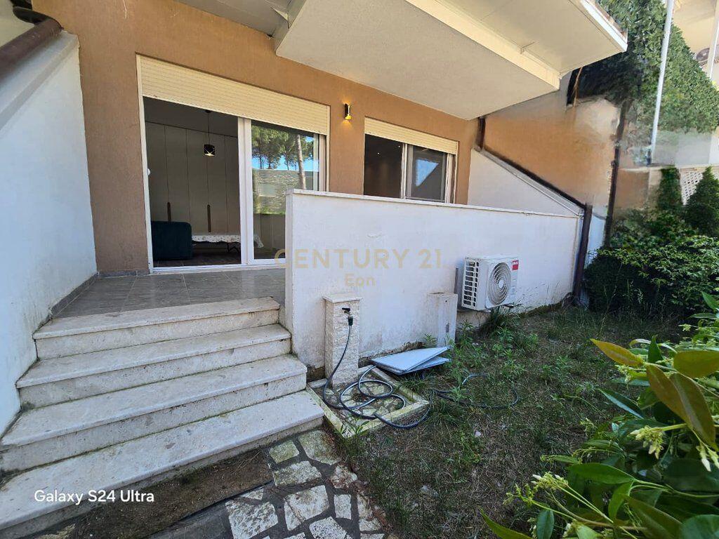 Vendesi in vendita 1+1 con cortile nella Baia di Lalzi! 160.000 €