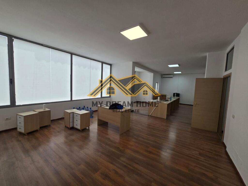 UNITÀ COMMERCIALE IN VENDITA IN STRADA PRINCIPALE VICINO A KAZAZI!