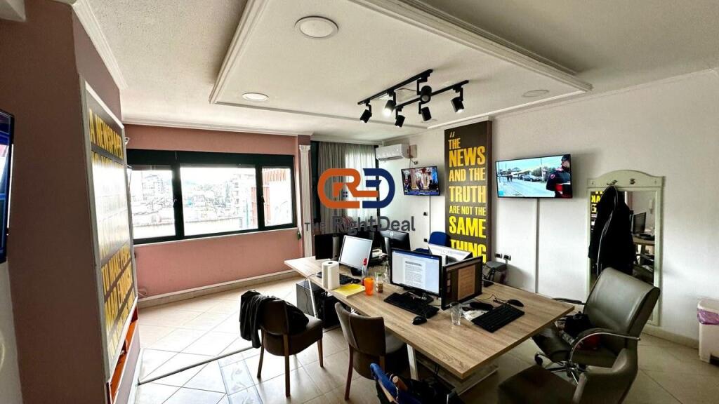 Okazion!! Ne Bllok, Buze Rruges Kryesore Shitet Apartament 3+1, Mundesi Ideale Investimi !!