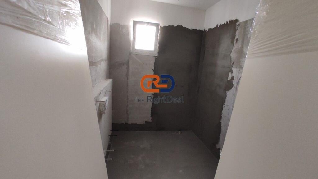 Tek Ali Demi, Shitet Apartament 2+1+2 Me Verande Te Bollshme !!!