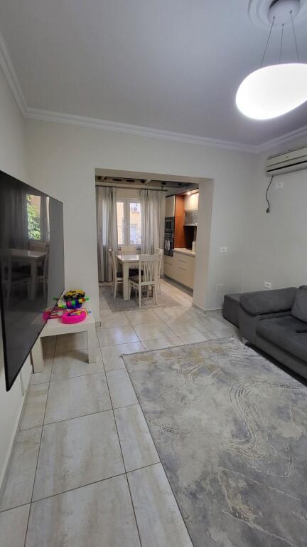 Jepet me Qira – Apartament 2+1 | Rruga Jani Kukuzeli, pranë Institutit të Higjenës*