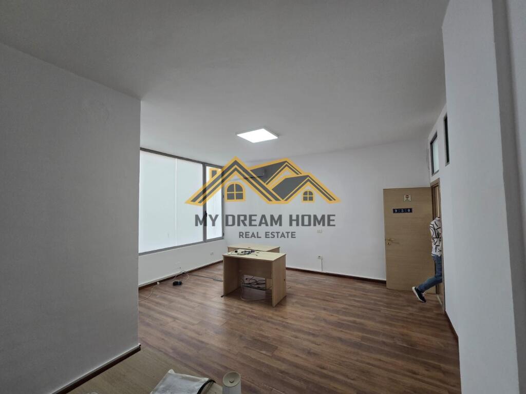 UNITÀ COMMERCIALE IN VENDITA IN STRADA PRINCIPALE VICINO A KAZAZI!