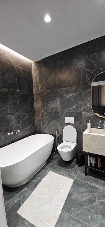 Jepet me Qira – Apartament 2+1 | Rruga Jordan Misja, Bulevardi i Ri