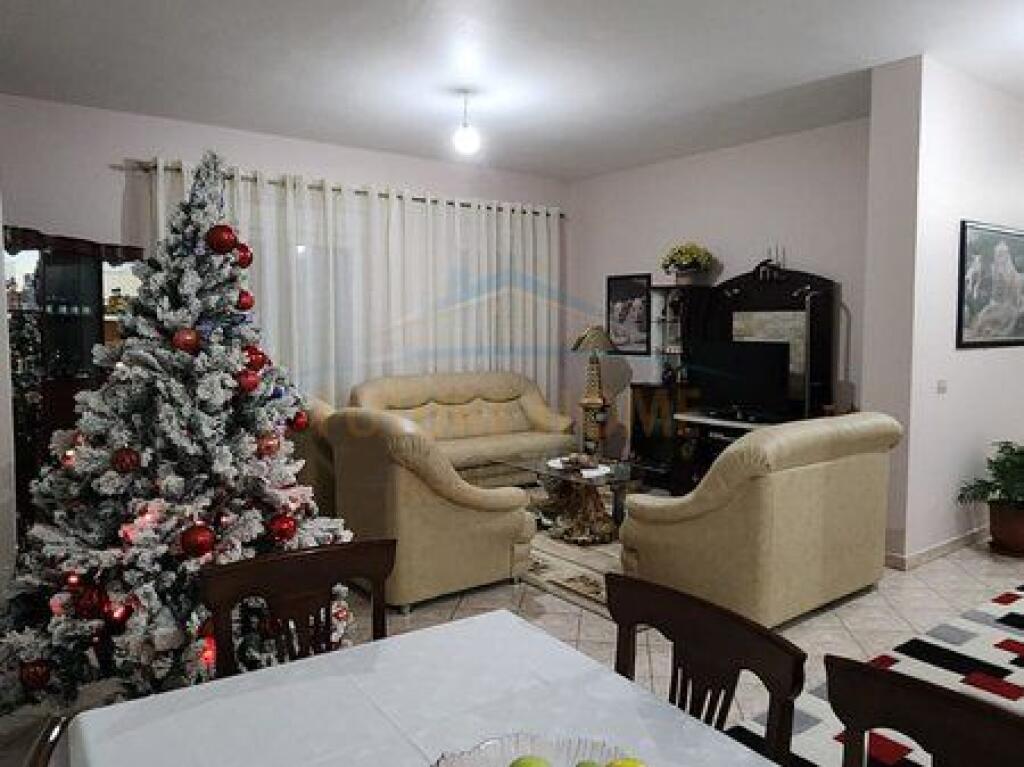 In vendita, villa su 3 piani, Sauk, Tirana