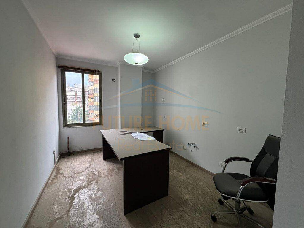Shitet Apartament 2+1 Rruga Muhamet Gjollesha, Tirane