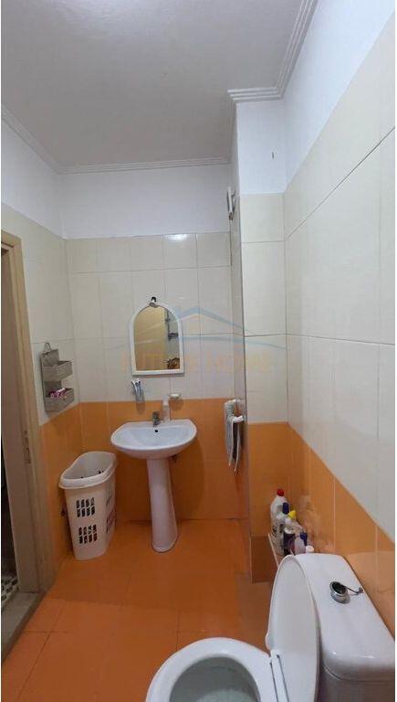 Shitet apartament 1+1 Kodra e Diellit