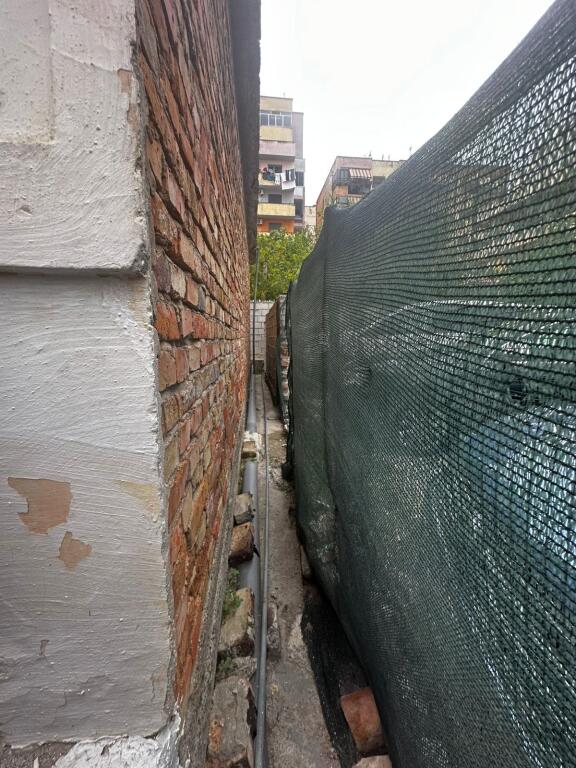 🏡 SHITET SHTËPI PRIVATE – PRANË POLICISË, DURRËS