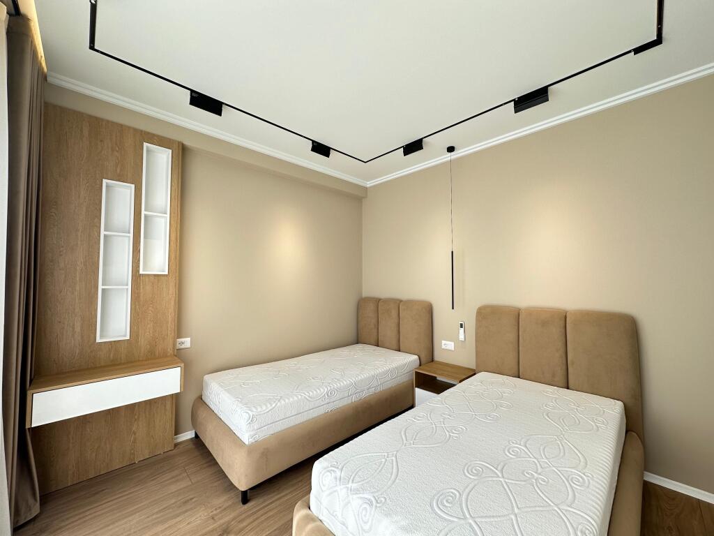 🏡 Apartament Super Lux 3+1+2 për Qira – Liqeni i Thatë