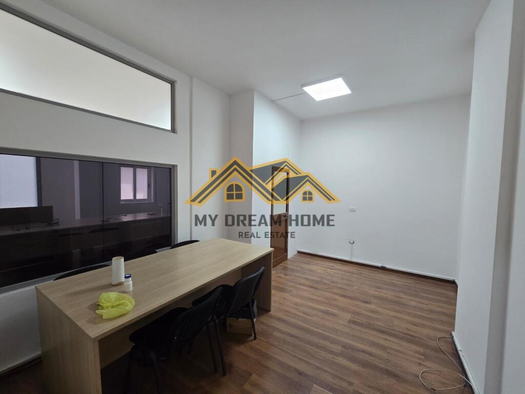 UNITÀ COMMERCIALE IN VENDITA IN STRADA PRINCIPALE VICINO A KAZAZI!