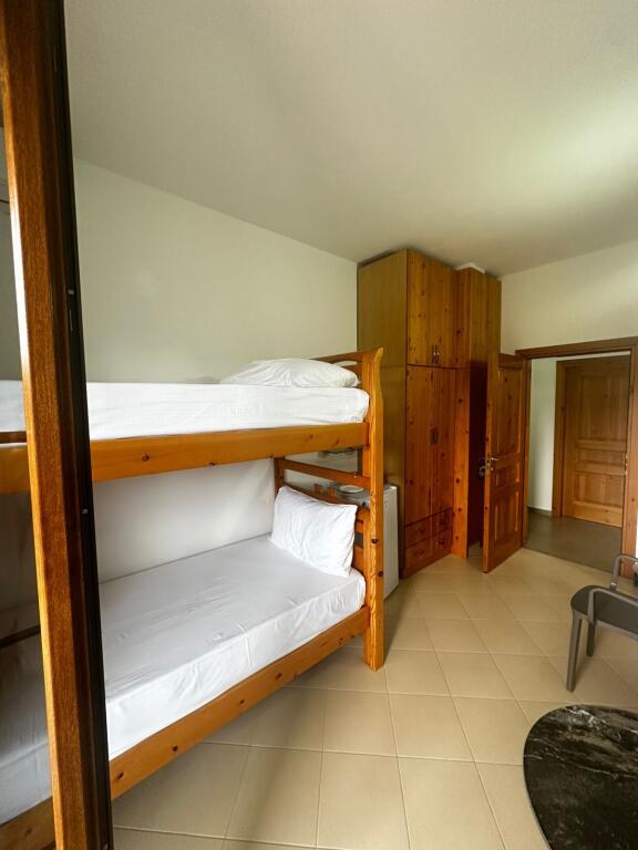 ✨ Në shitje – Vilë 4-katëshe luksoze! ✨ Shkallnure