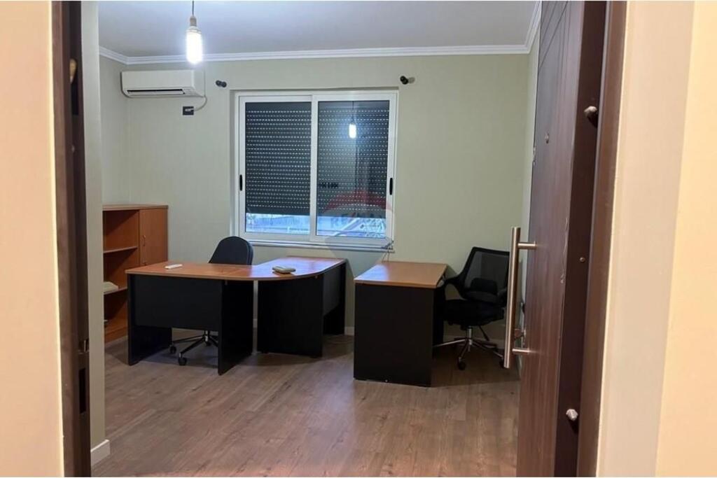 Ufficio in affitto a Bllok !