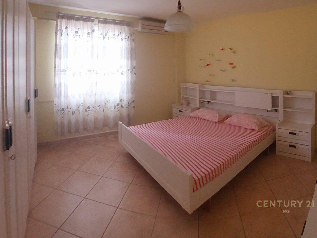 Apartament 2+1+2 per shitje tek Rruga Hoxha Tahsim