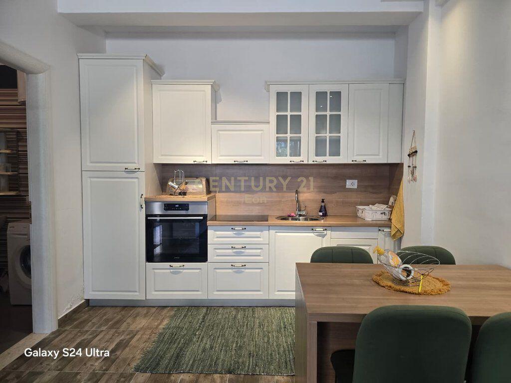 Vendesi in vendita 1+1 con cortile nella Baia di Lalzi! 160.000 €