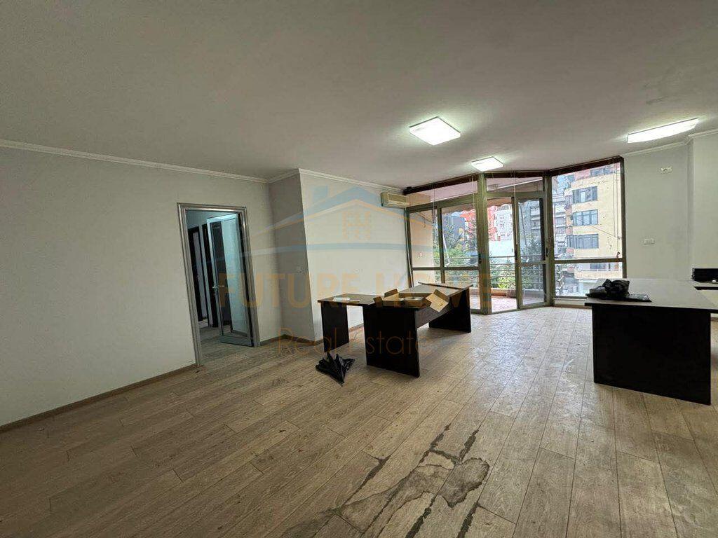 Shitet Apartament 2+1 Rruga Muhamet Gjollesha, Tirane
