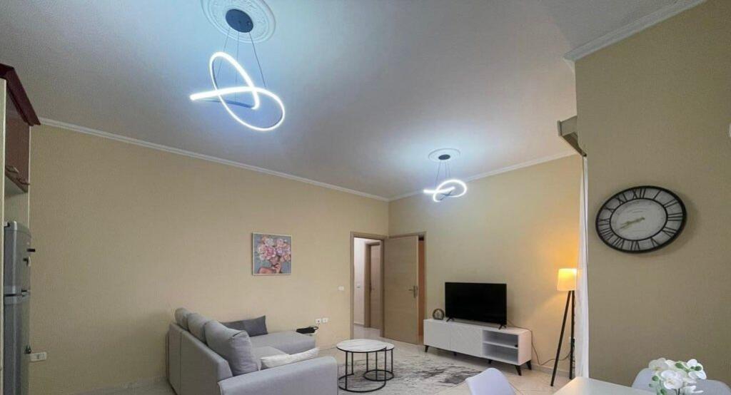 PER QIRA,KODRA E DIELLIT APARTAMENT 1+1 ME VERAND