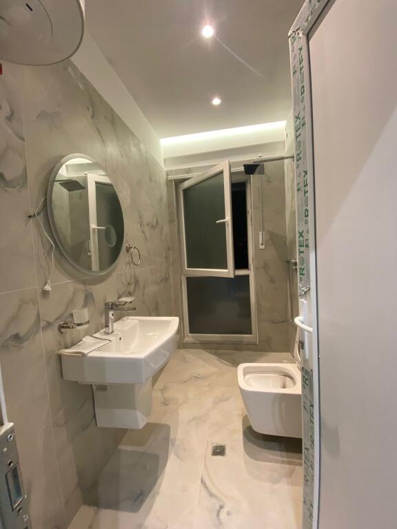 qera, Garsoniere, Rruga 5 Maji, 270 Euro/muaj