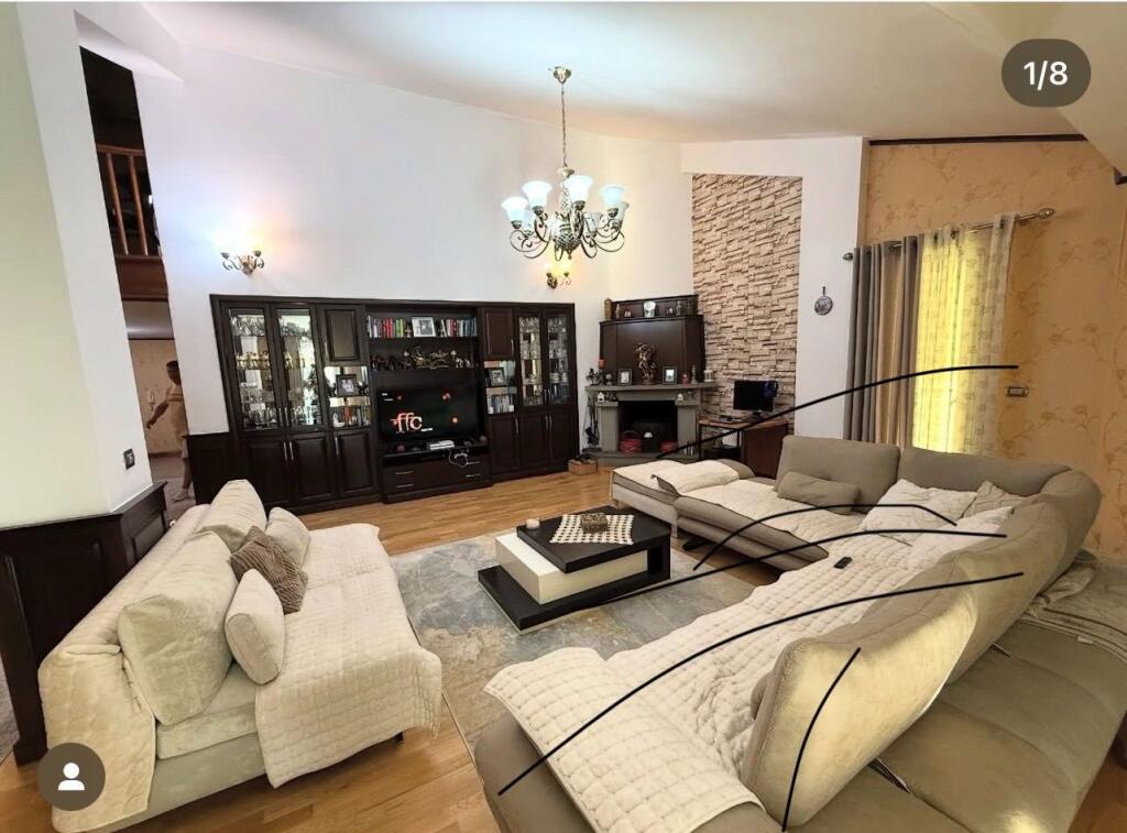 Panthouse 3+1,e mobiluar ,liqeni i thate,1500 euro me parkim