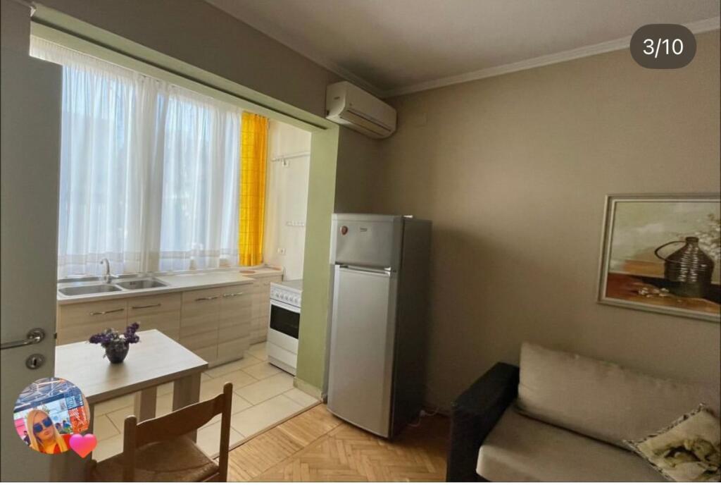 1+1,i mobiluar te posta ne qender,cmimi 600 euro