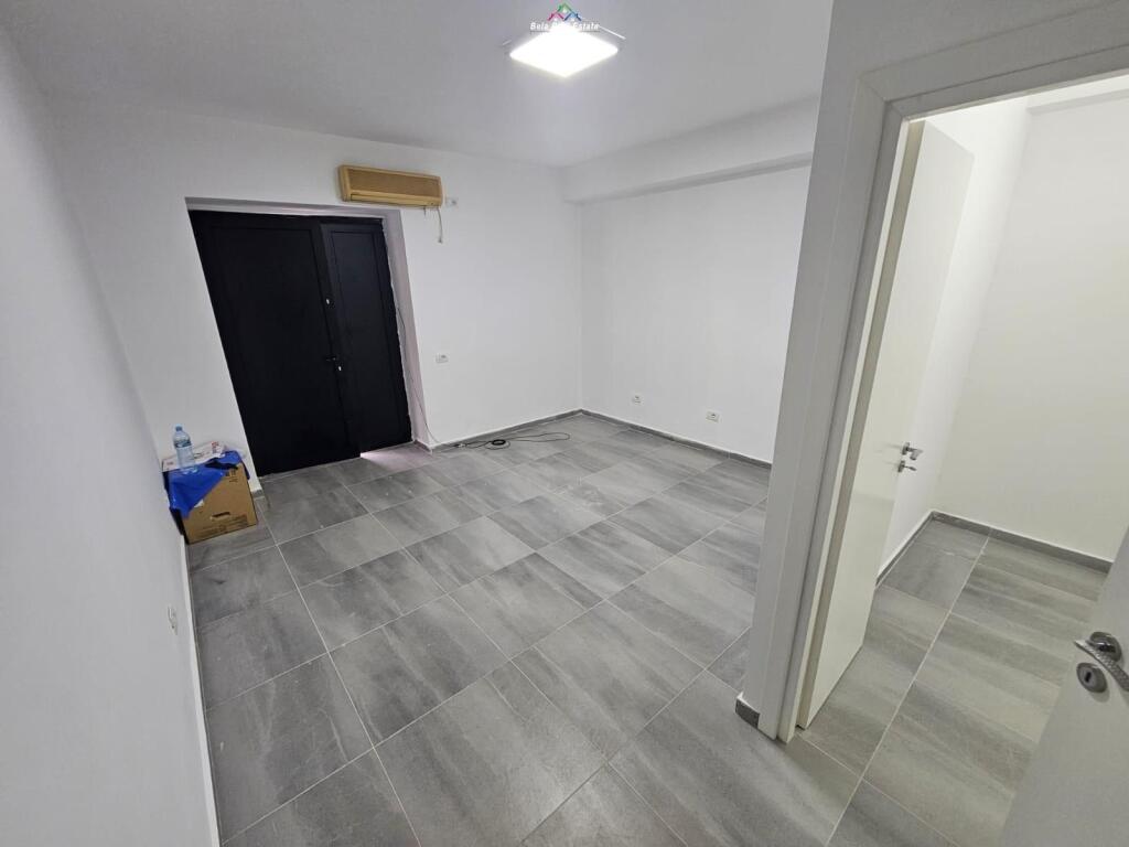 Negozio in affitto vicino al centro (ID BD21733) Tirana.