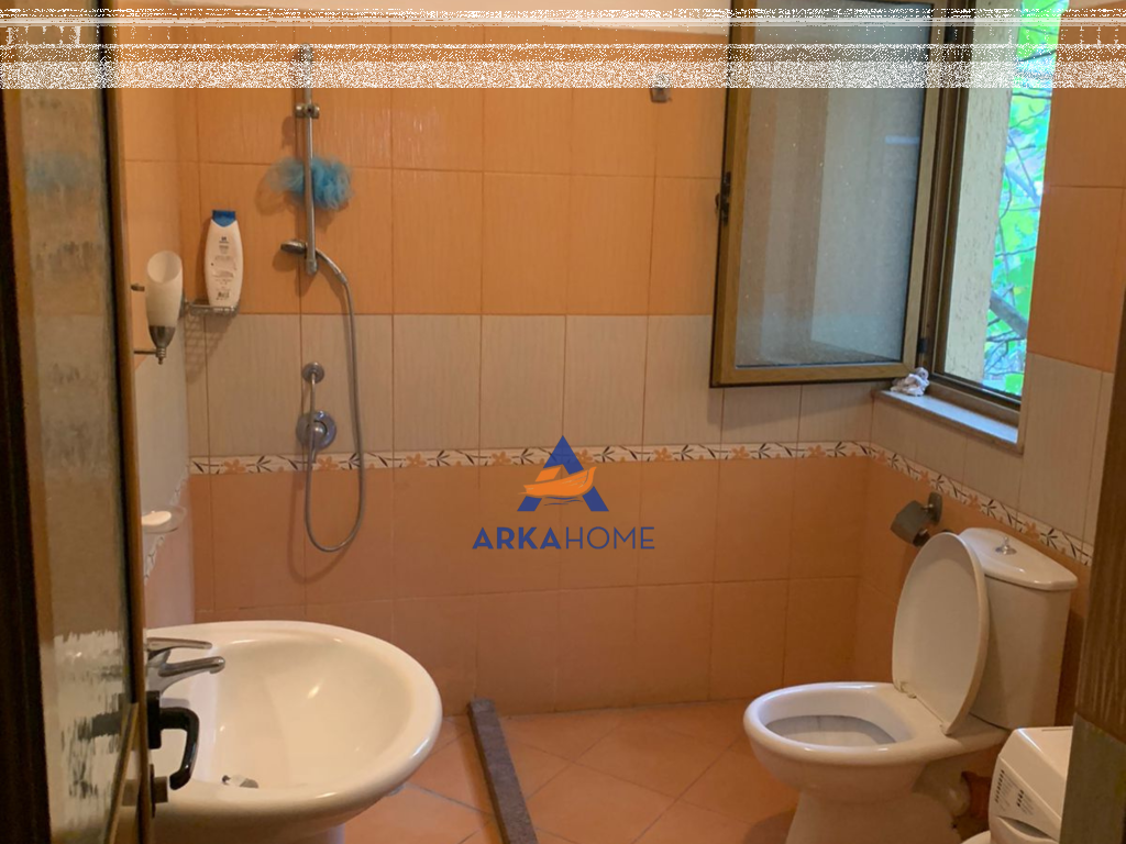 VILLA FOR SALE 300M2 "NEAR THE MOSQUE, KOMBINAT" 237,000 EURO