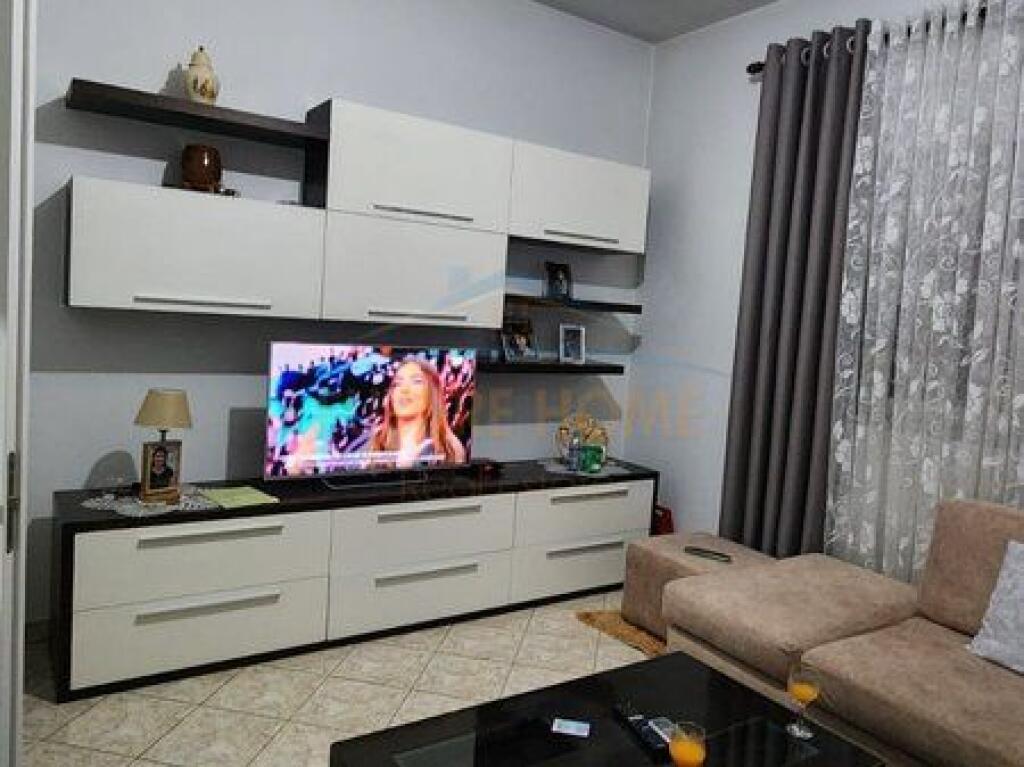 In vendita, villa su 3 piani, Sauk, Tirana