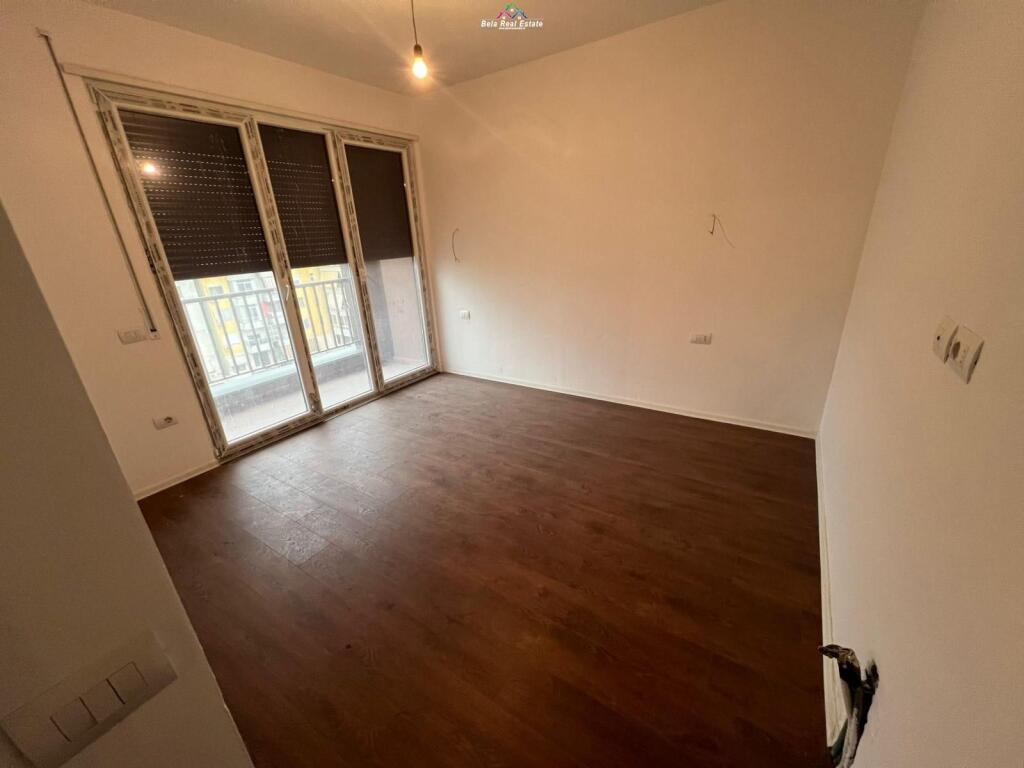 Zyre Me Qera 2+1+2 Tek Pazari i Ri (ID BZ2745) Tirane