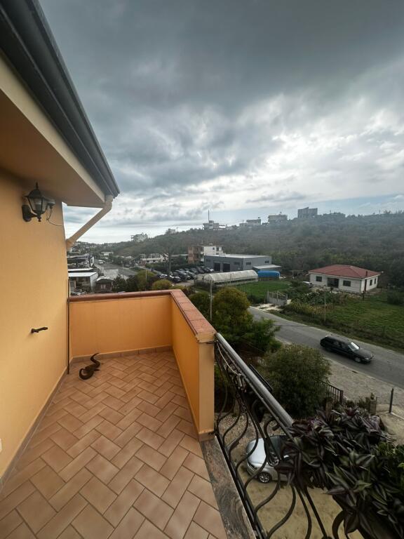 ✨ Në shitje – Vilë 4-katëshe luksoze! ✨ Shkallnure