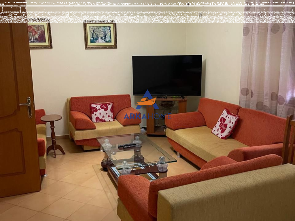 VILLA FOR SALE 300M2 "NEAR THE MOSQUE, KOMBINAT" 237,000 EURO