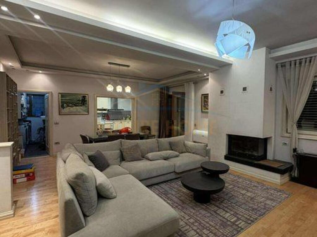 In vendita, Appartamento 2+1+2+2 Posti Auto, Myslym Shyri, Tirana