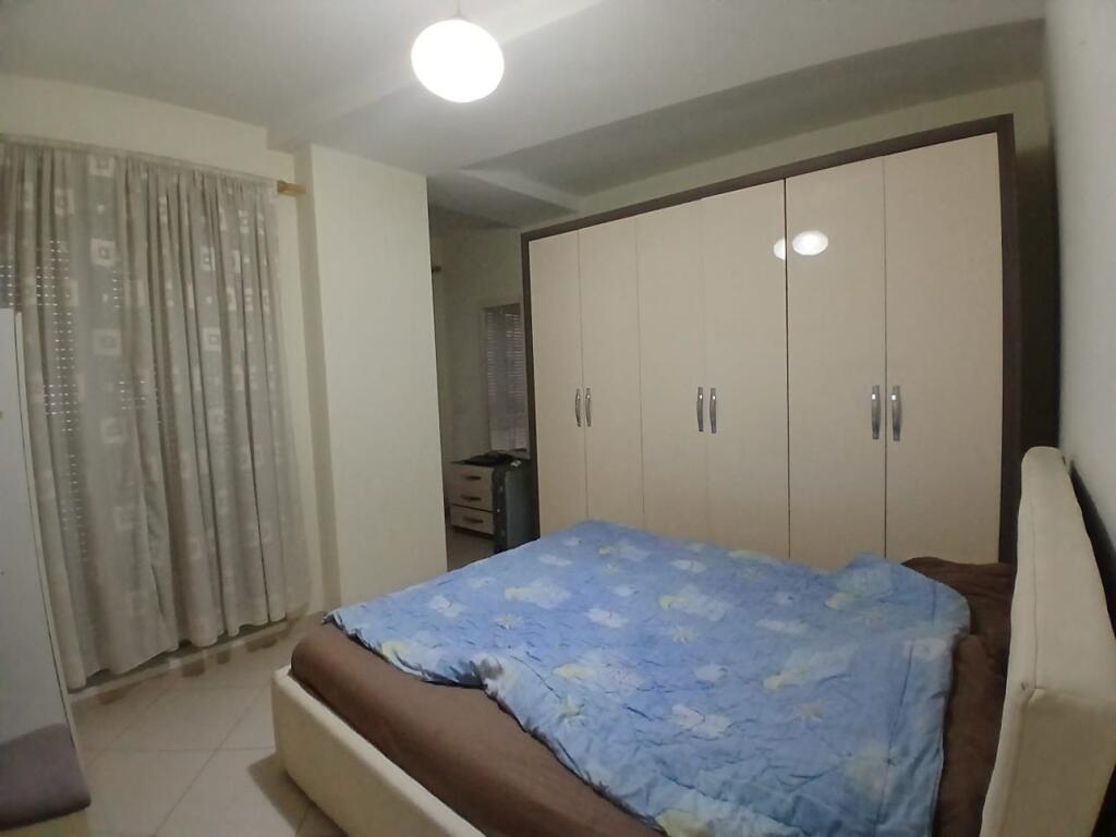 Jepet Me Qera Apartament 1+1+1 Ballkon