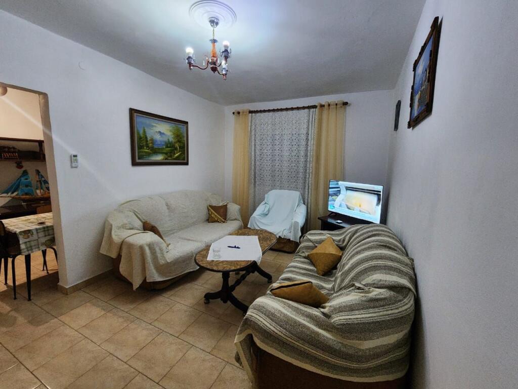 AFFITTASI APPARTAMENTO 2+1 A CEZMJA FERRES  DURRES