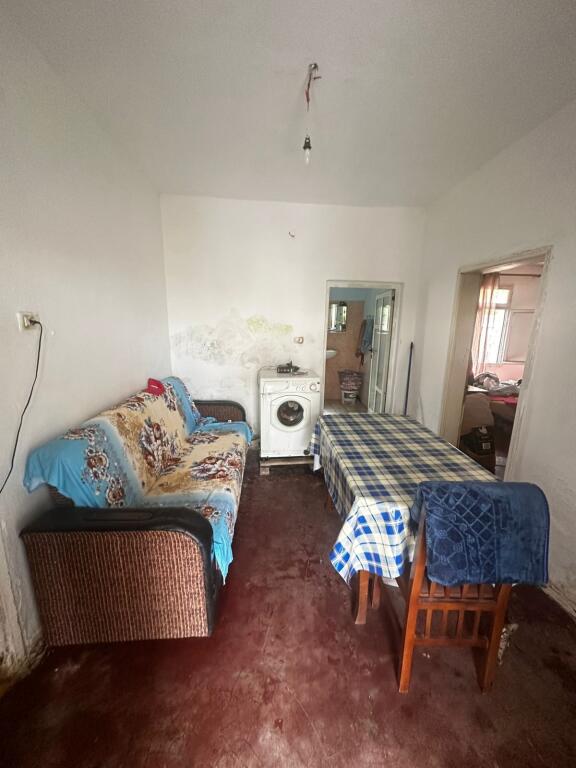 🏡 SHITET SHTËPI PRIVATE – PRANË POLICISË, DURRËS