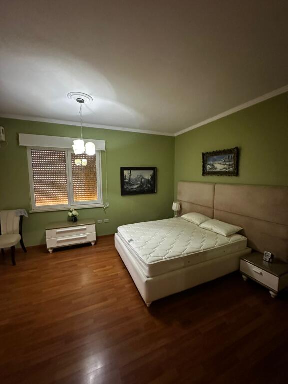 Jepet me qira apartament — për banim Prane muzeumit, Qender, Durrës