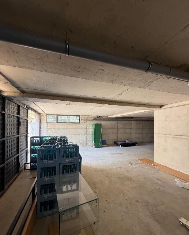 Jepet Magazine  me qera, per  Biznes ne Vile ,  ID   Elar1 13873   -   €  510  