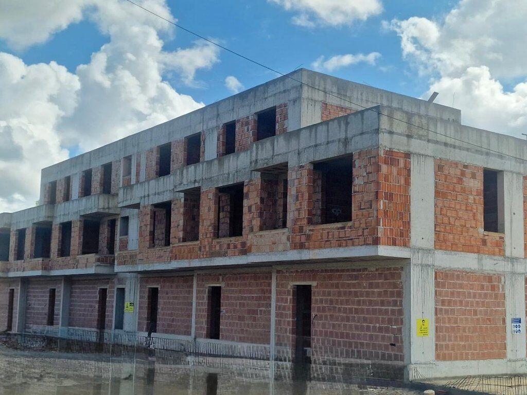 Okazion !! Shitet Vilë 2 Kate dhe 1 Kat nëntokë në Mjull - Bathore ! 374,700 €