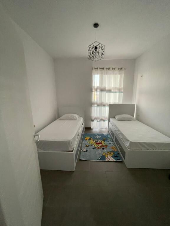 💥 Vendesi in vendita appartamento 2+1+1 nel cuore ❤ della città di Kamez Tirana